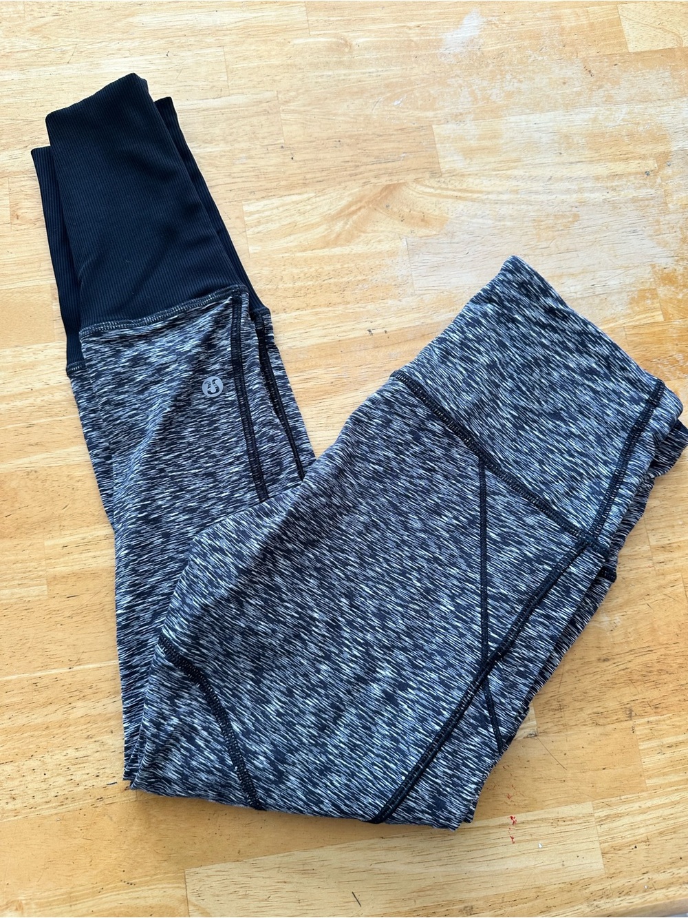 Lululemon leggings size 4